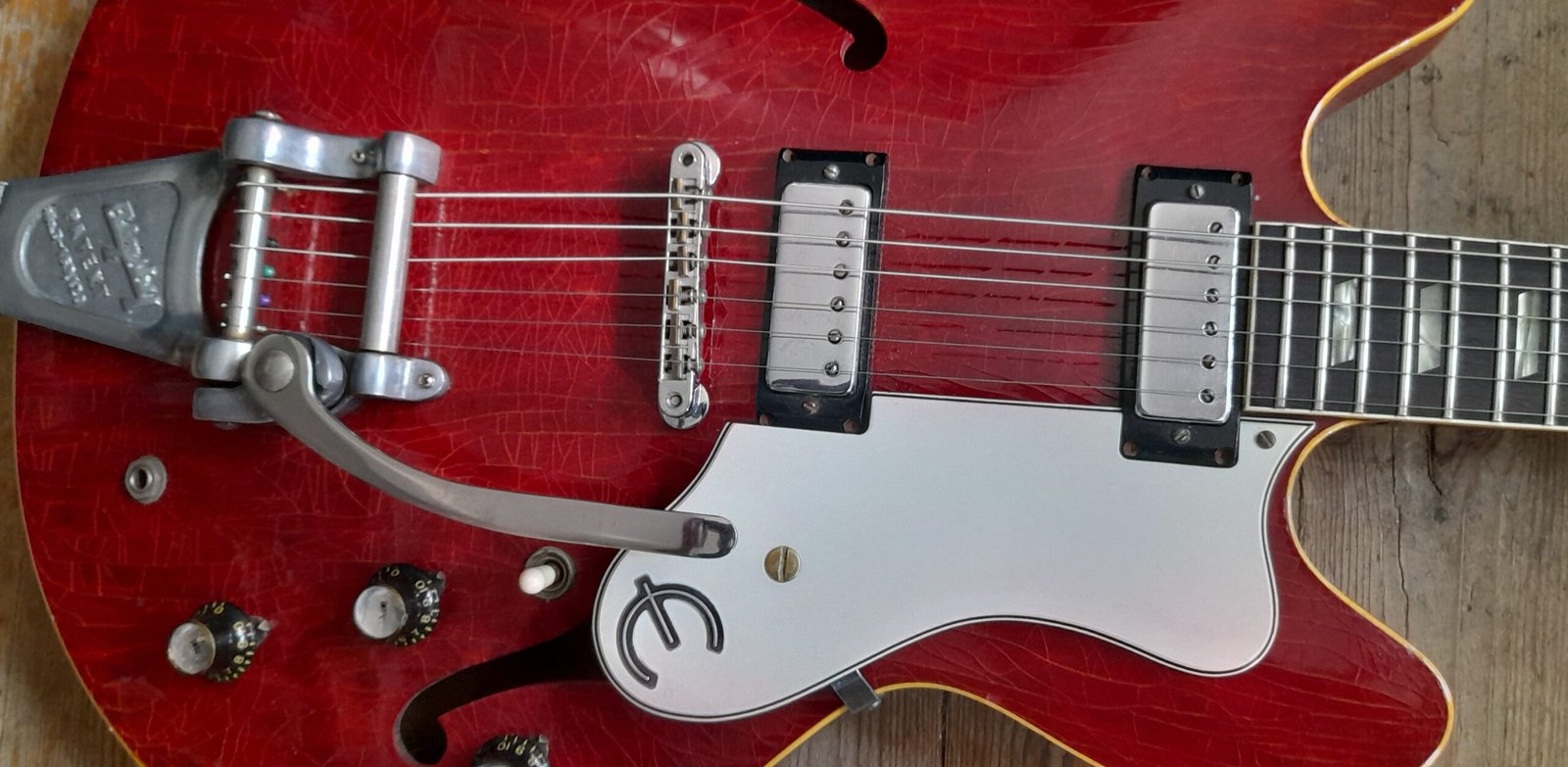 Epiphone deals riviera p90