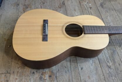 Sigma 00MSE Solid Top Electro Acoustic Parlour Guitar - Image 2