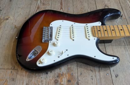 Fender American Standard Stratocaster Brown Sunburst, Maple Neck, near mint (2015) - Image 2