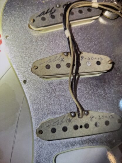 Fender Custom Shop Dealer Select '63 Relic Stratocaster (2012) - Image 12