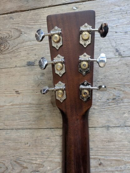 Martin 0-18 #2483065 Super light weight 3.5lbs - Image 2