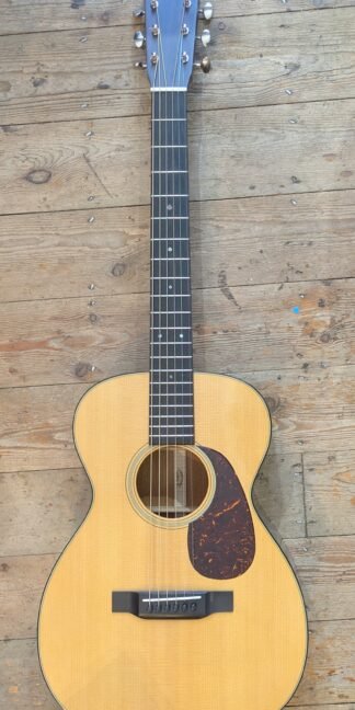 Martin 0-18 #2483065 Super light weight 3.5lbs