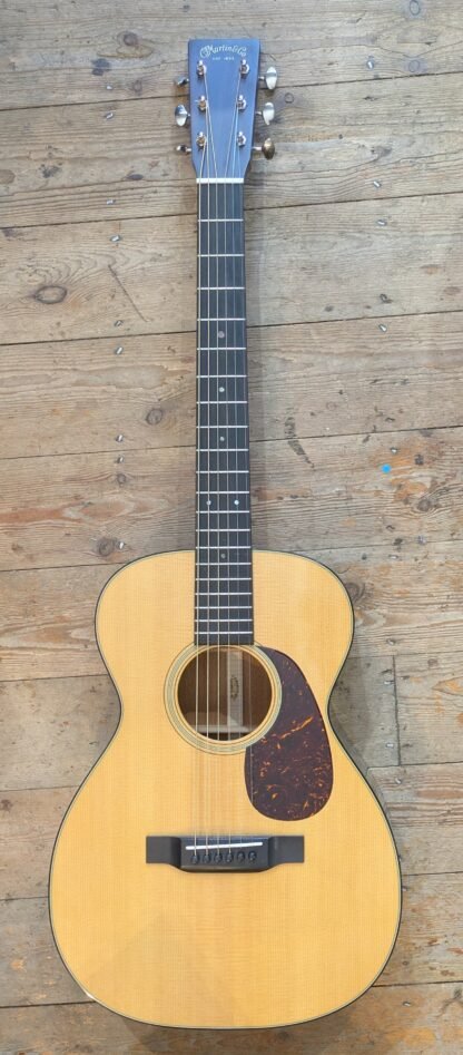 Martin 0-18 #2483065 Super light weight 3.5lbs