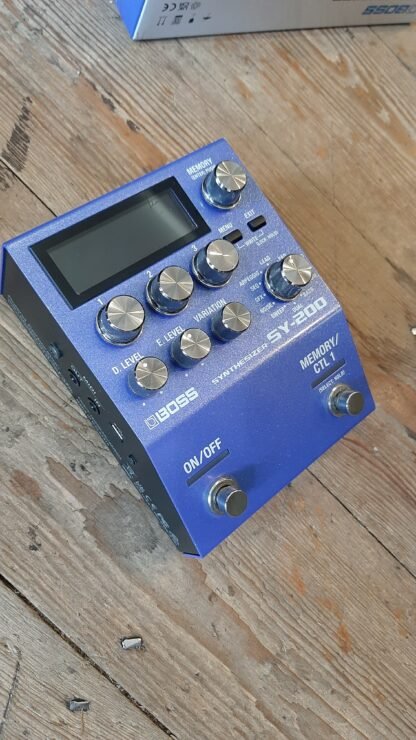 Boss SY-200 Synthesizer boxed VGC