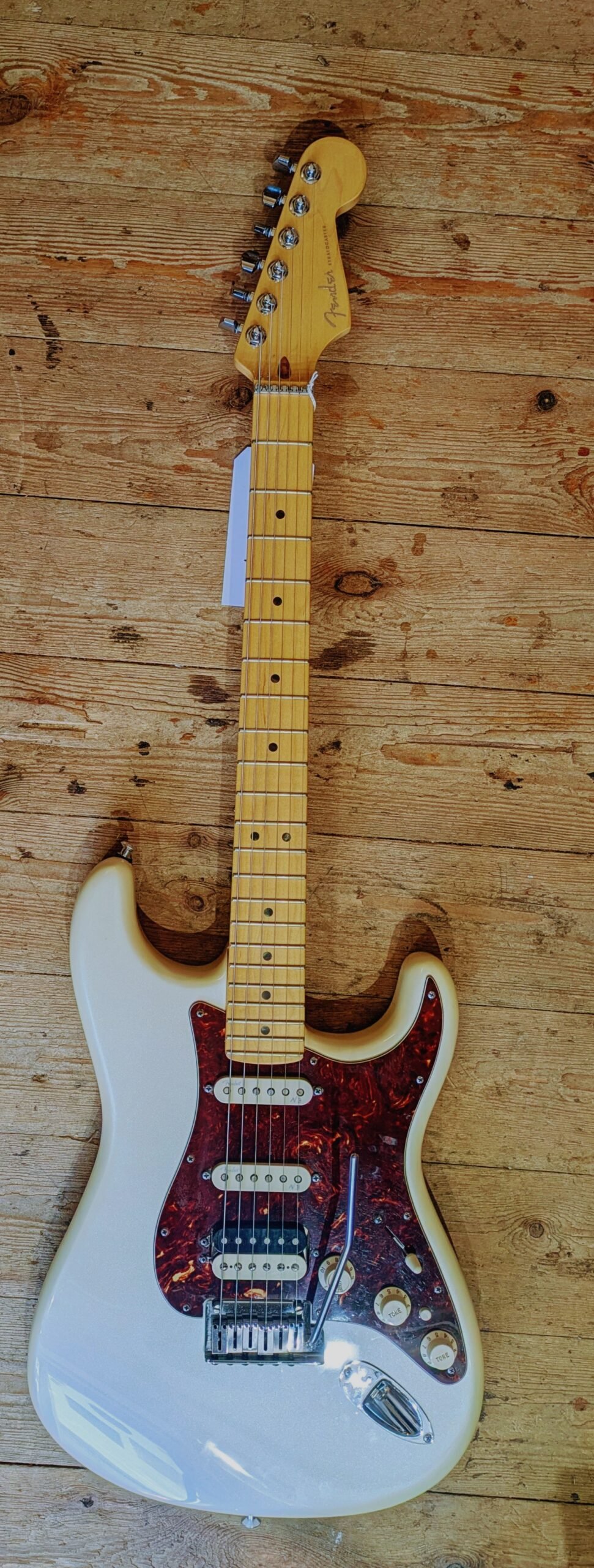 Fender American Deluxe Stratocaster Blizzard Pearl MN (2014)