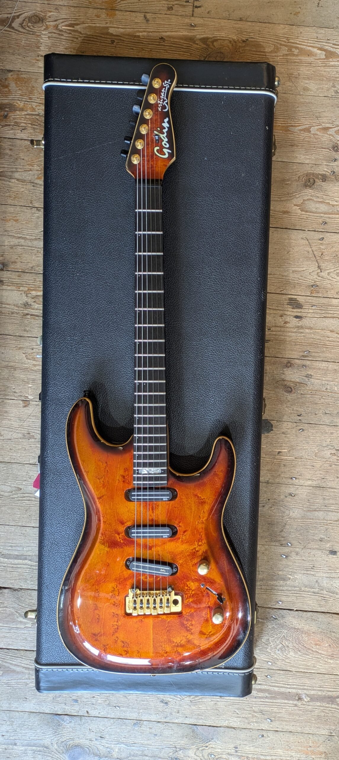 Godin Artisan ST1 with case Rare Premium Godin Electric(circa '95) - Image 4
