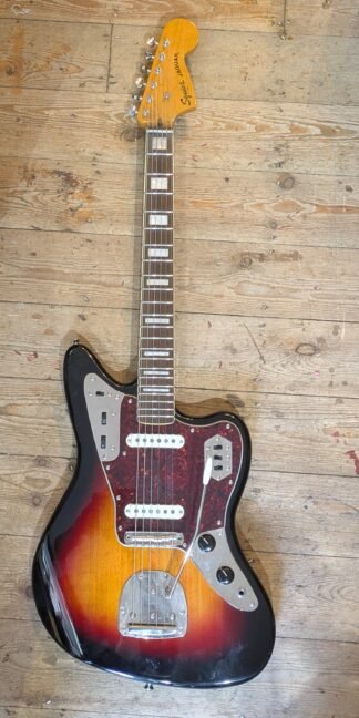 Squier Classic Vibe Jaguar 3 tone Sunburst