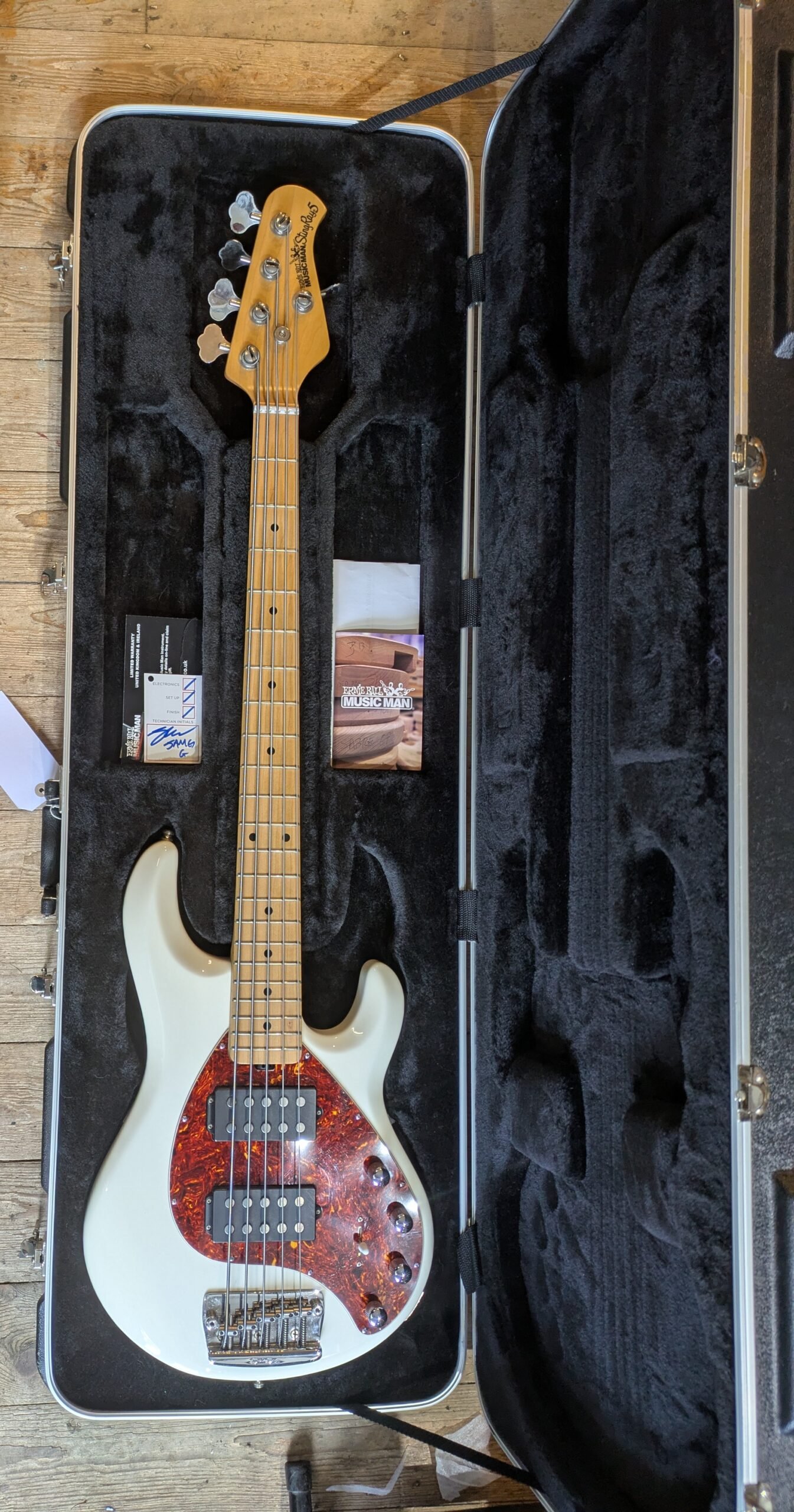 MusicMan Stingray 5 with original case #C02223